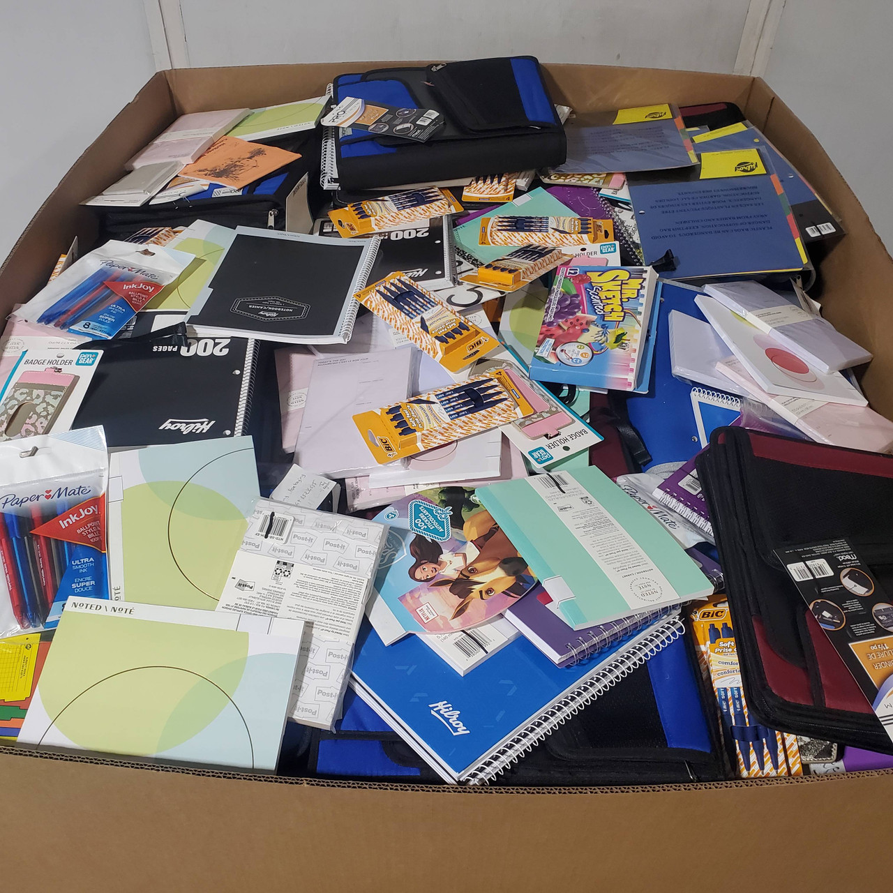 1318 units of Office & School Supplies - MSRP $10,818 - Returns (Lot # 963816)