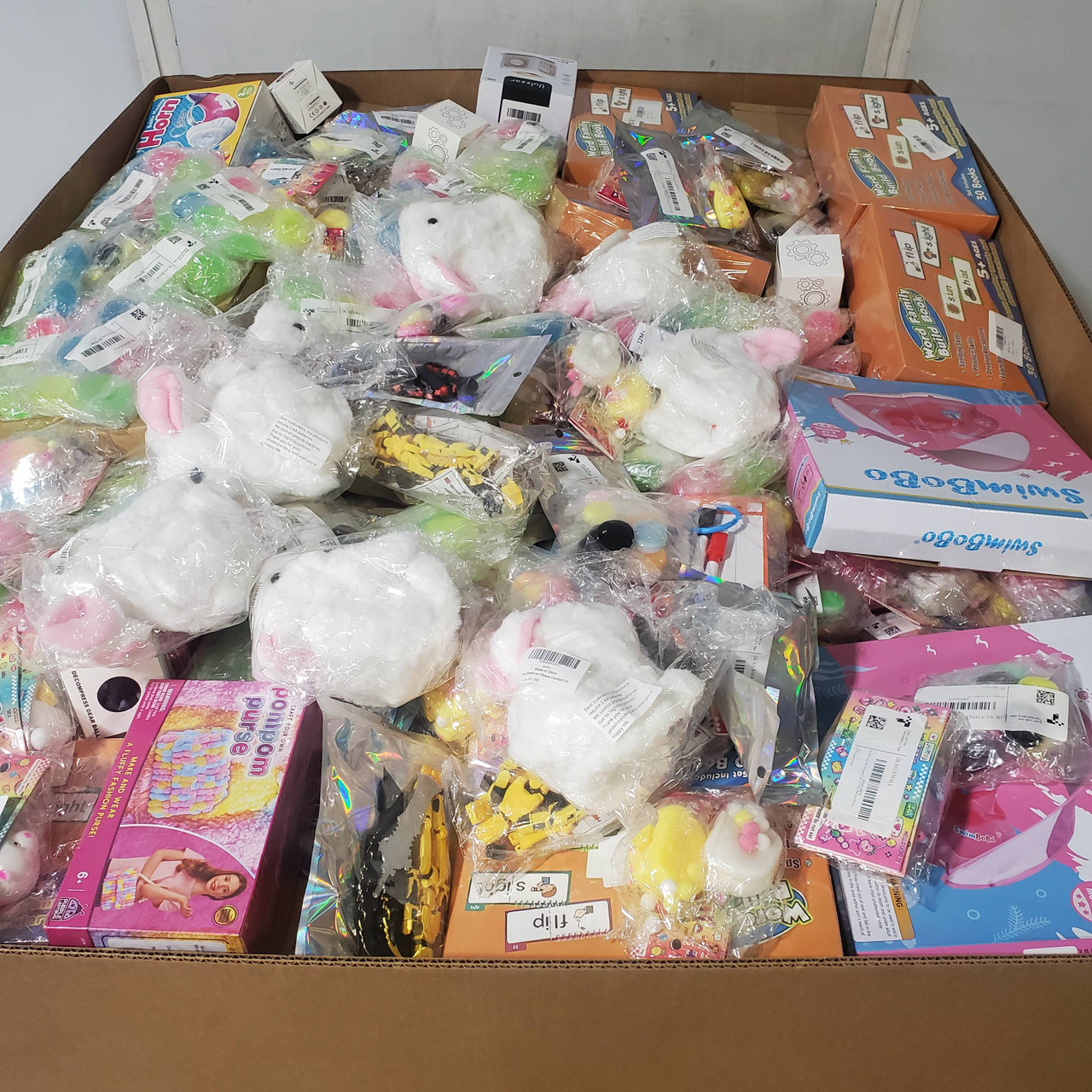 497 units of Toys - MSRP $9,518 - Returns (Lot # 933208)