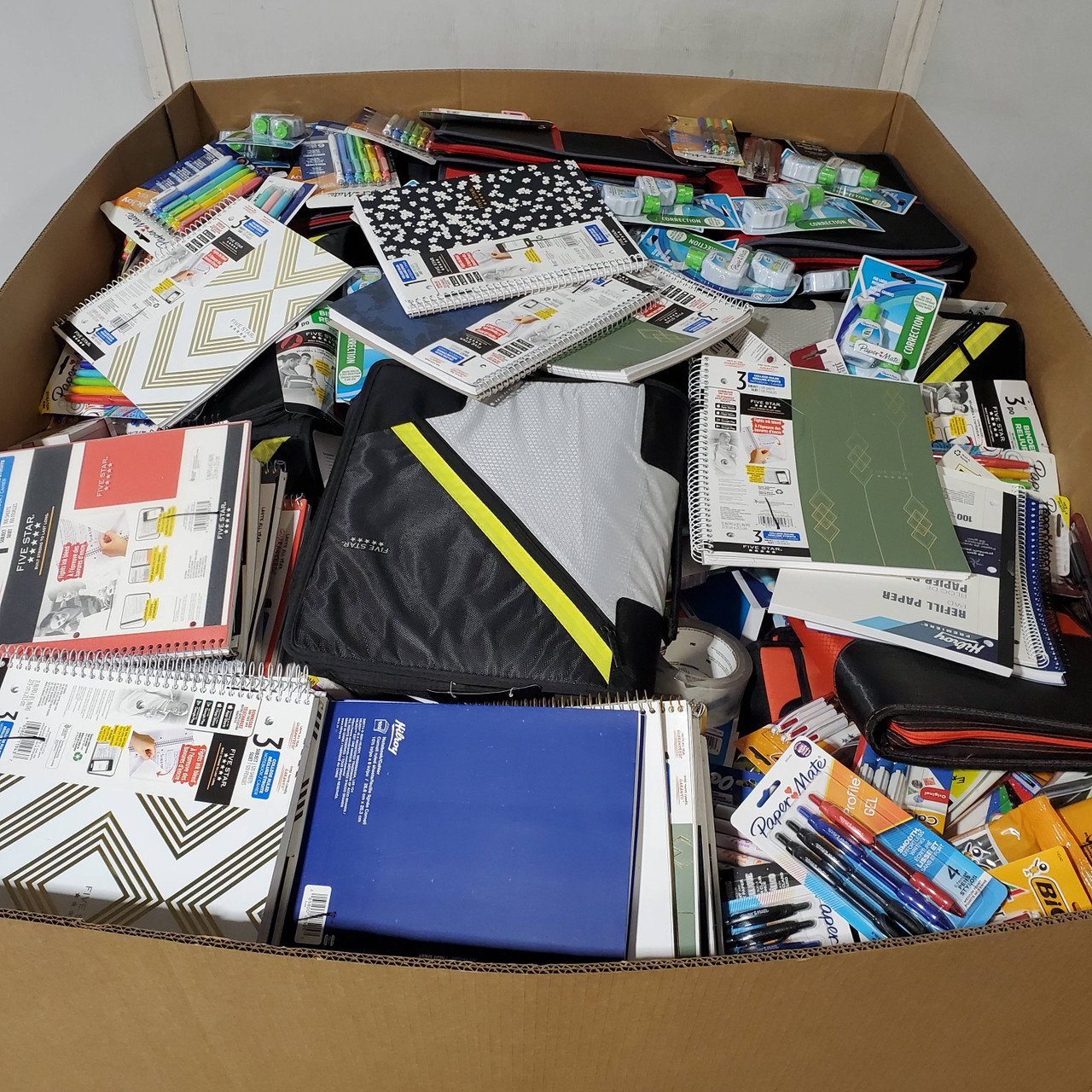 1030 units of Office & School Supplies - MSRP $10,227 - Returns (Lot # 965501)