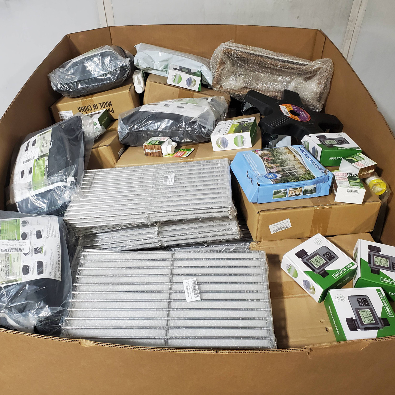 461 units of Garden & Accessories - MSRP $8,065 - Returns (Lot # 933213)