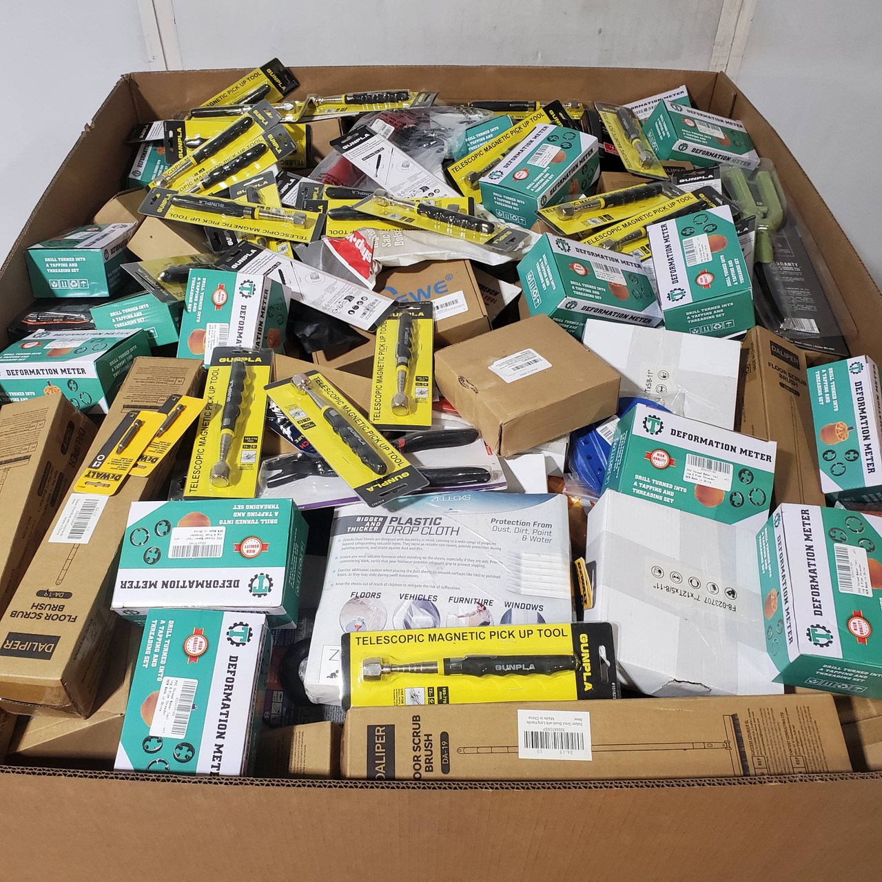 502 units of Tools & Accessories - MSRP $12,581 - Returns (Lot # 943518)