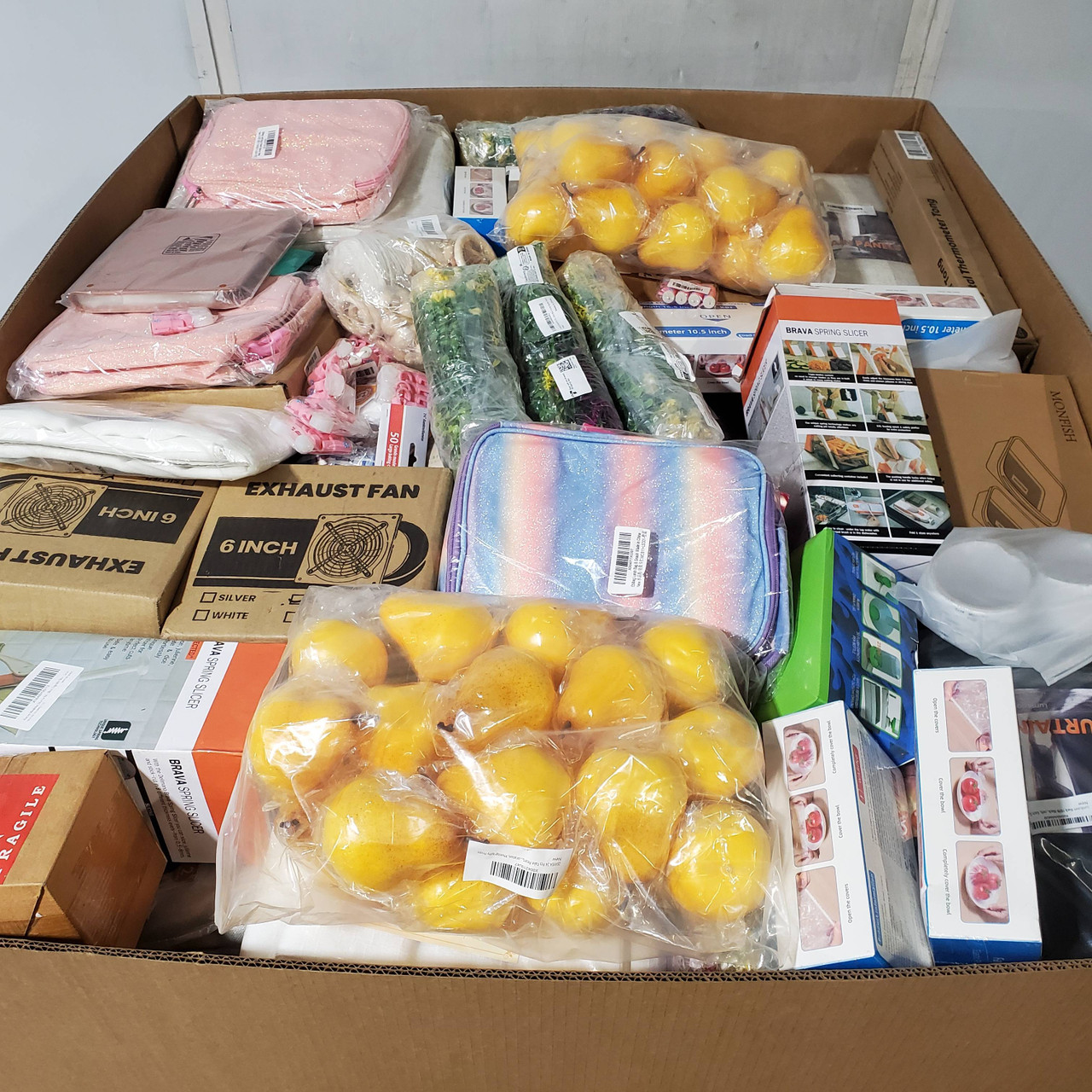 524 units of Home Products - MSRP $8,966 - Returns (Lot # 929914)