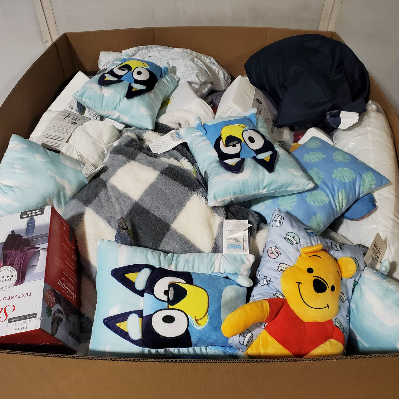 61 units of Bedding - MSRP $2,147 - Returns (Lot # 966403)