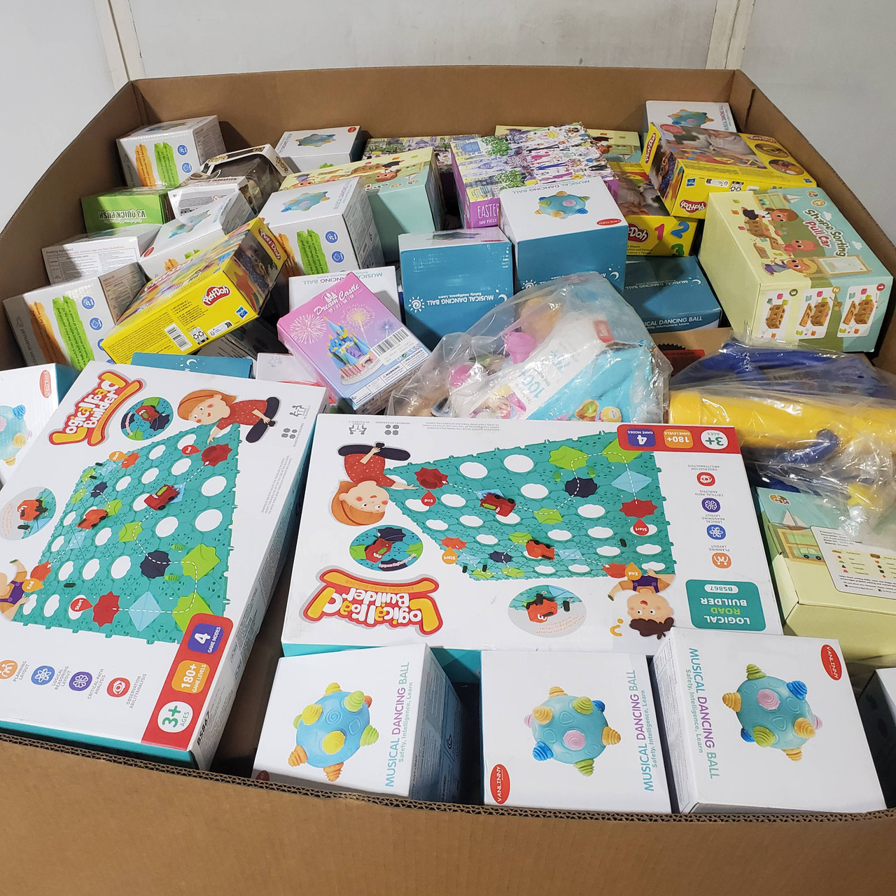 526 units of Toys - MSRP $9,347 - Returns (Lot # 933006)