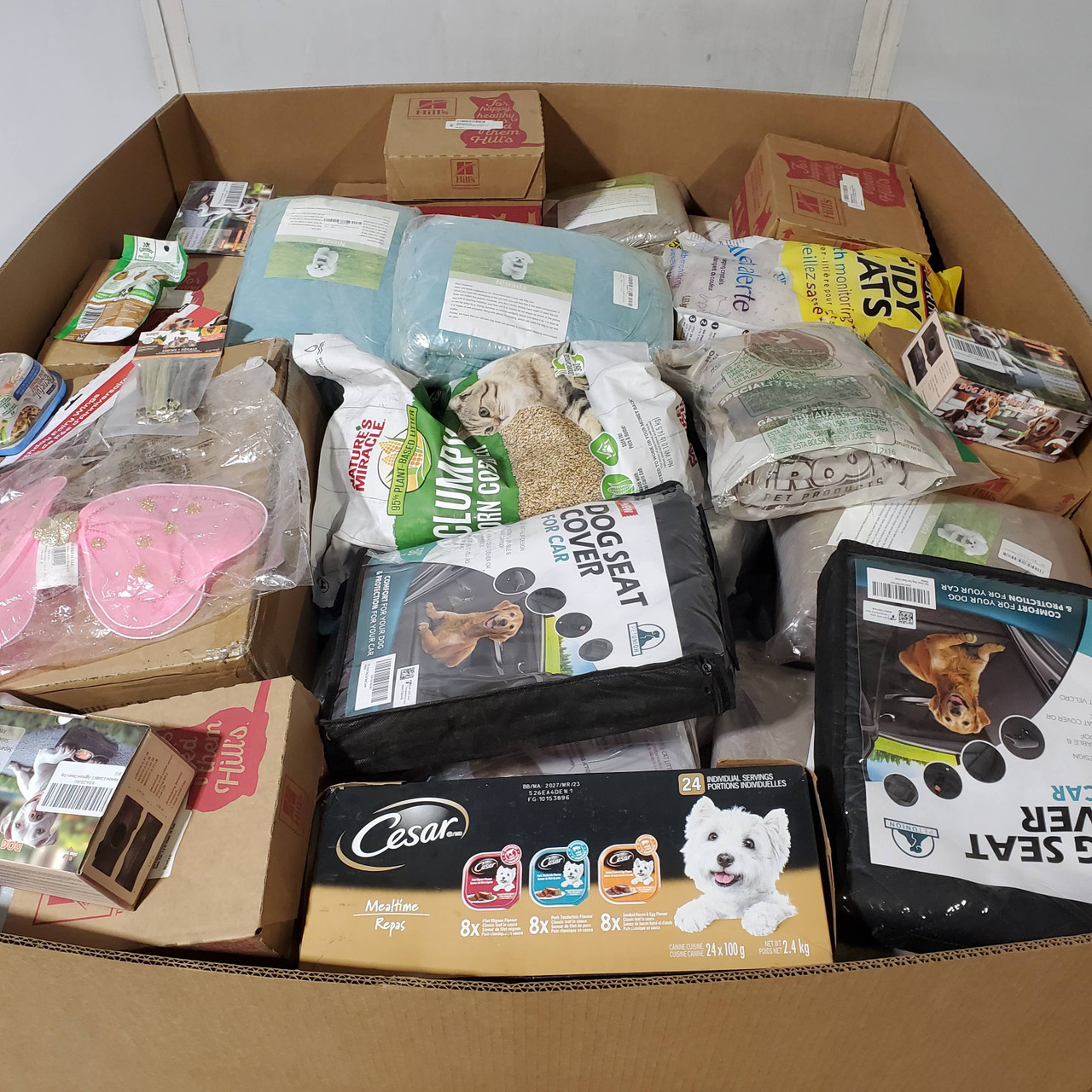 492 units of Pet Products - MSRP $8,284 - Returns (Lot # 933015)