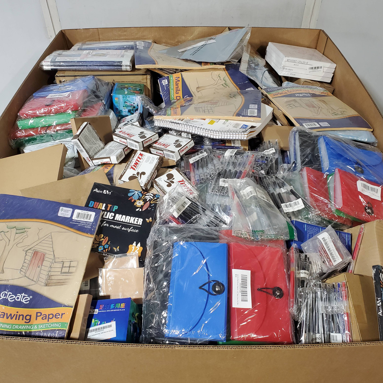 820 units of Office & School Supplies - MSRP $9,831 - Returns (Lot # 933212)