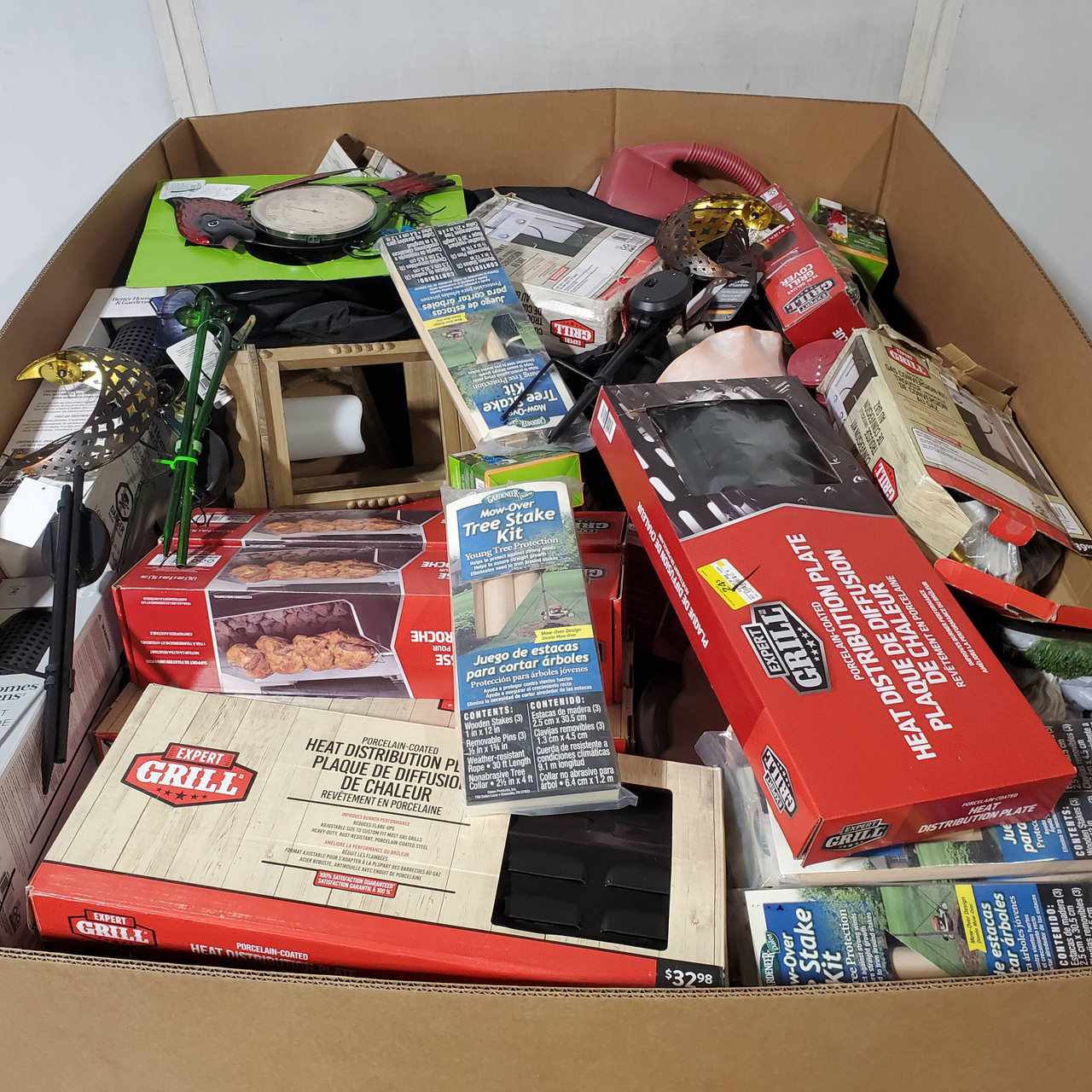 375 units of Garden & Accessories - MSRP $5,359 - Returns (Lot # 960806)