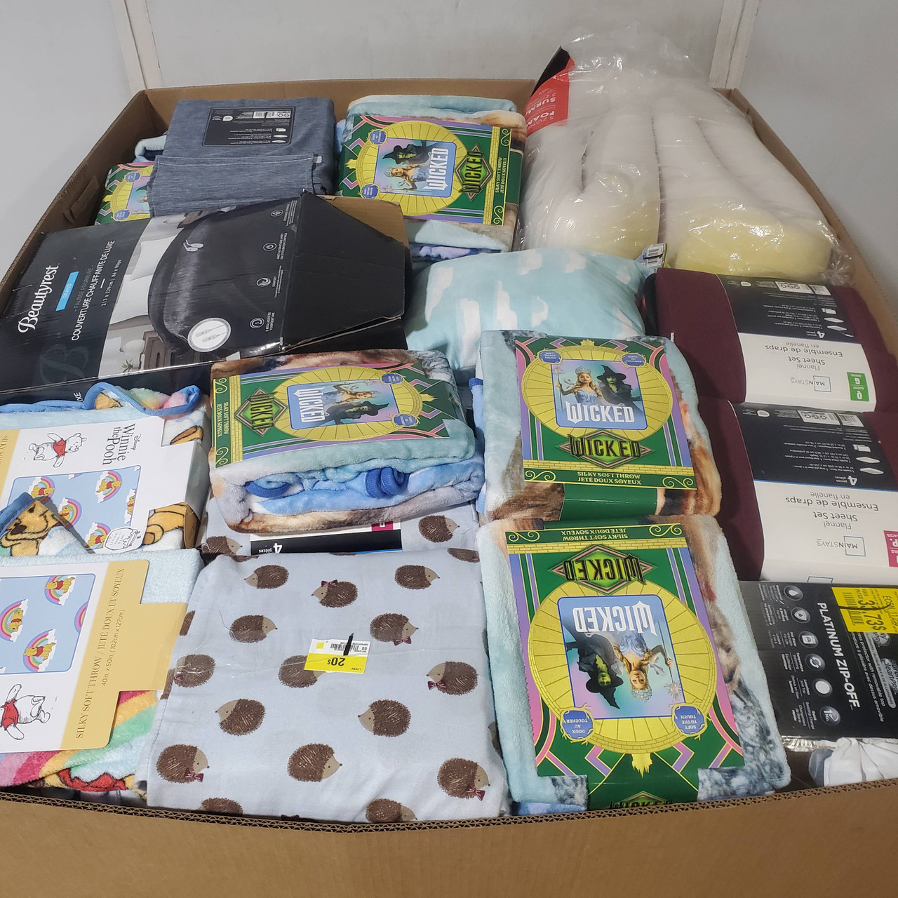 95 units of Bedding - MSRP $2,830 - Returns (Lot # 969602)