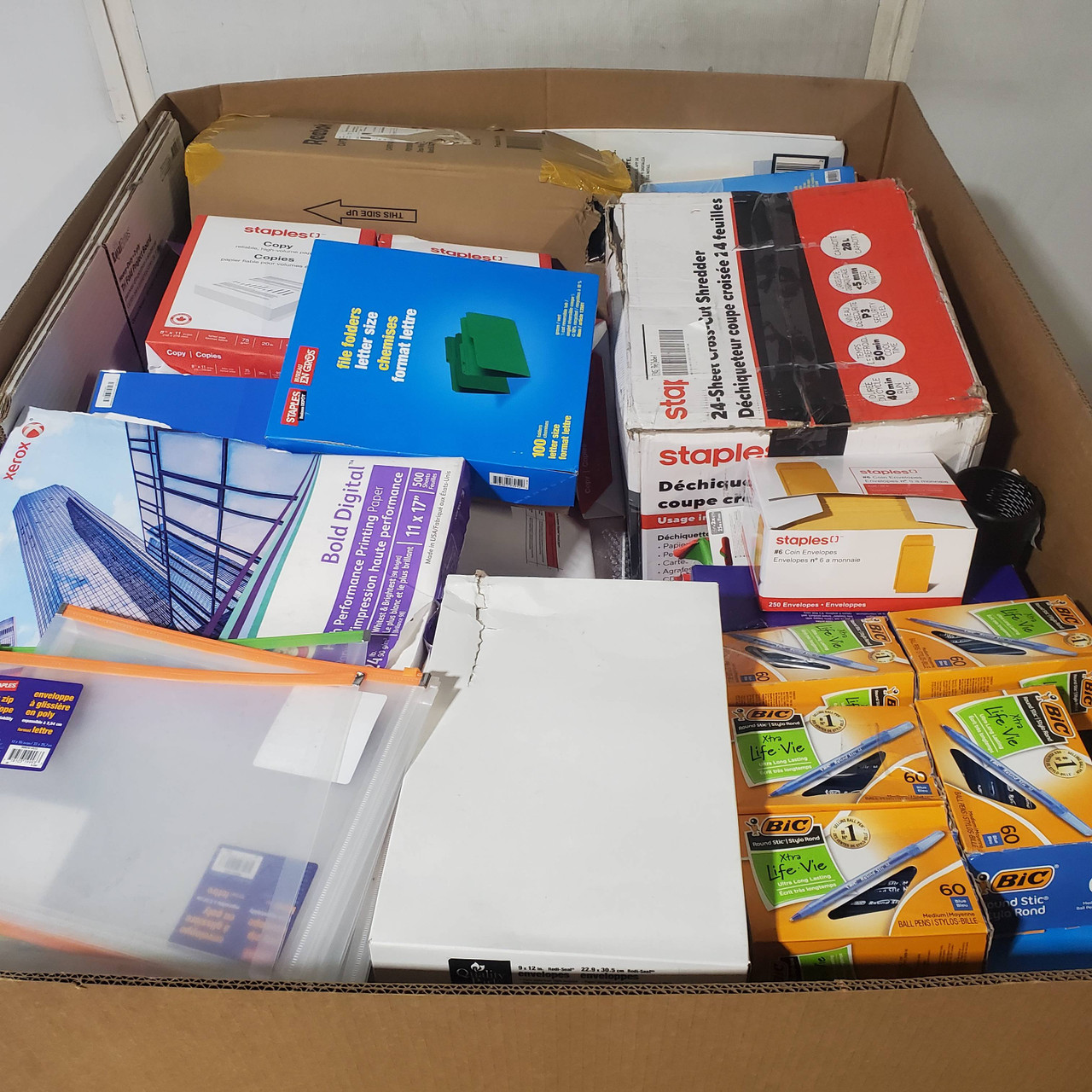 132 units of Office & School Supplies - MSRP $4,141 - Returns (Lot # 962903)