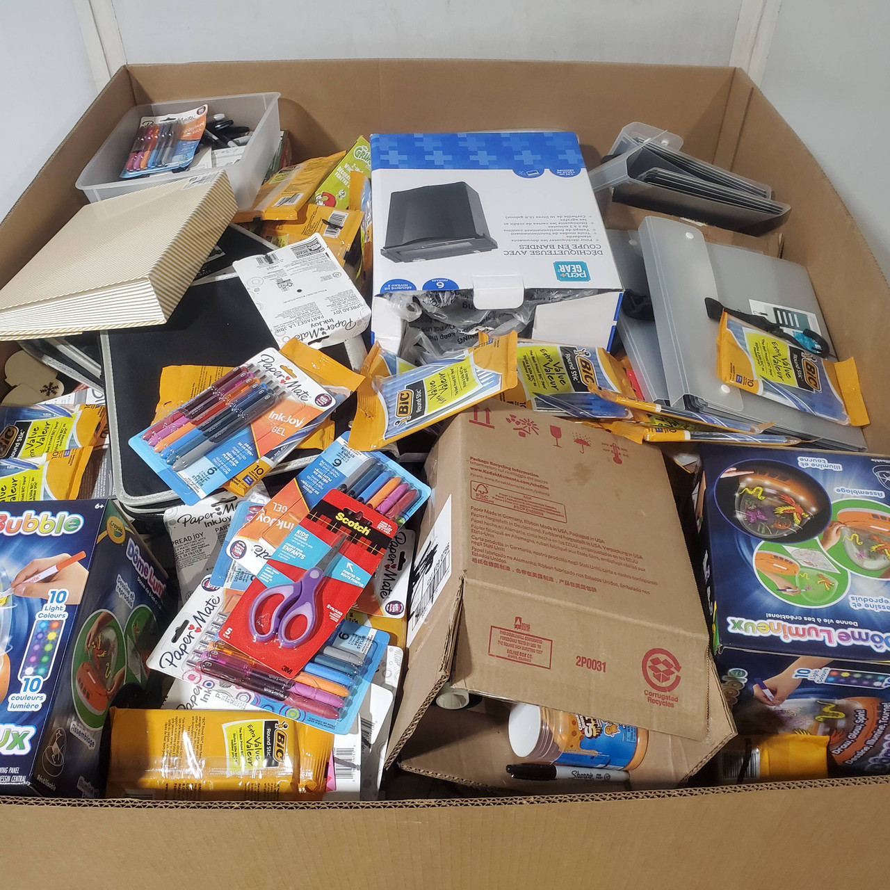 754 units of Office & School Supplies - MSRP $6,515 - Returns (Lot # 969018)