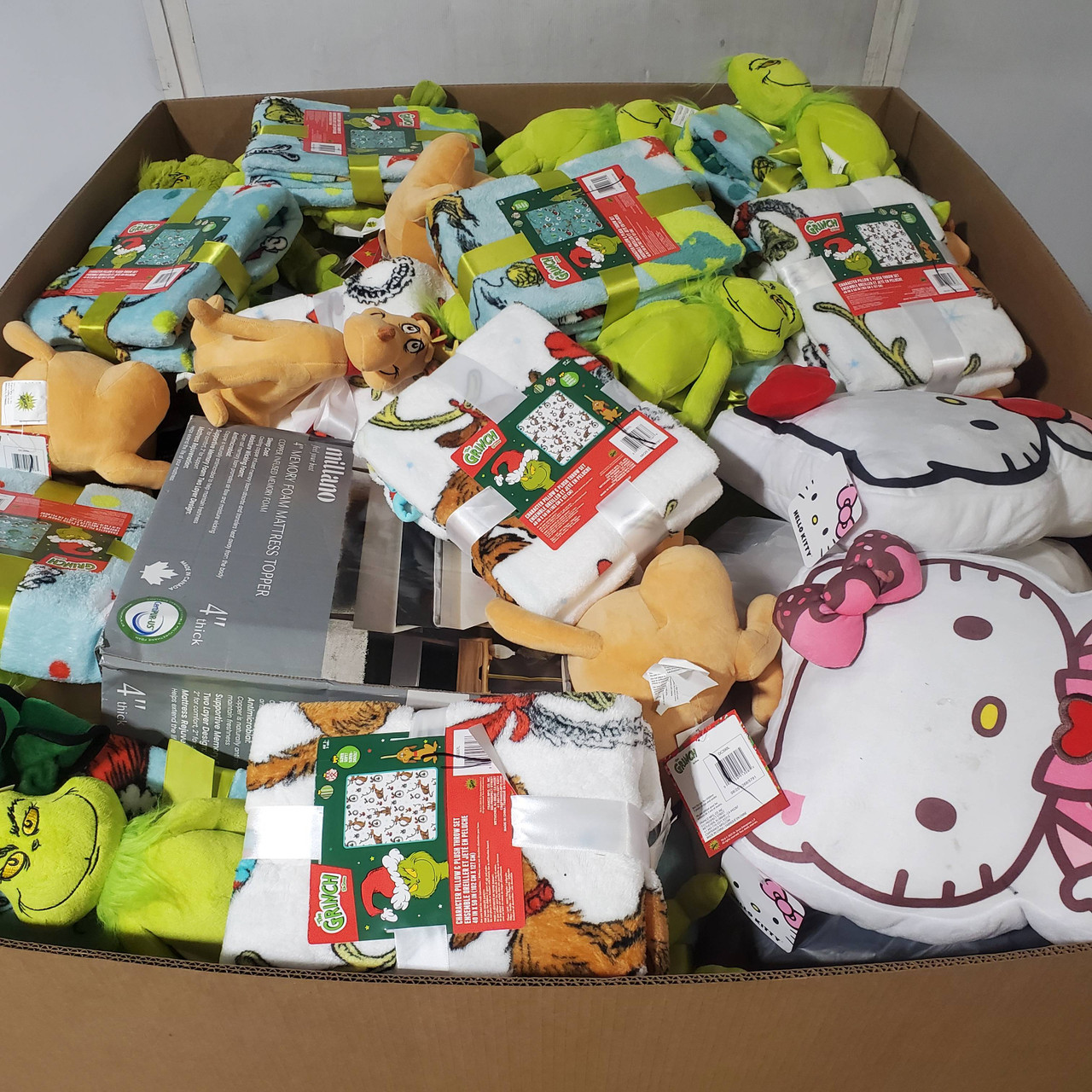 115 units of Bedding - MSRP $3,164 - Returns (Lot # 969609)