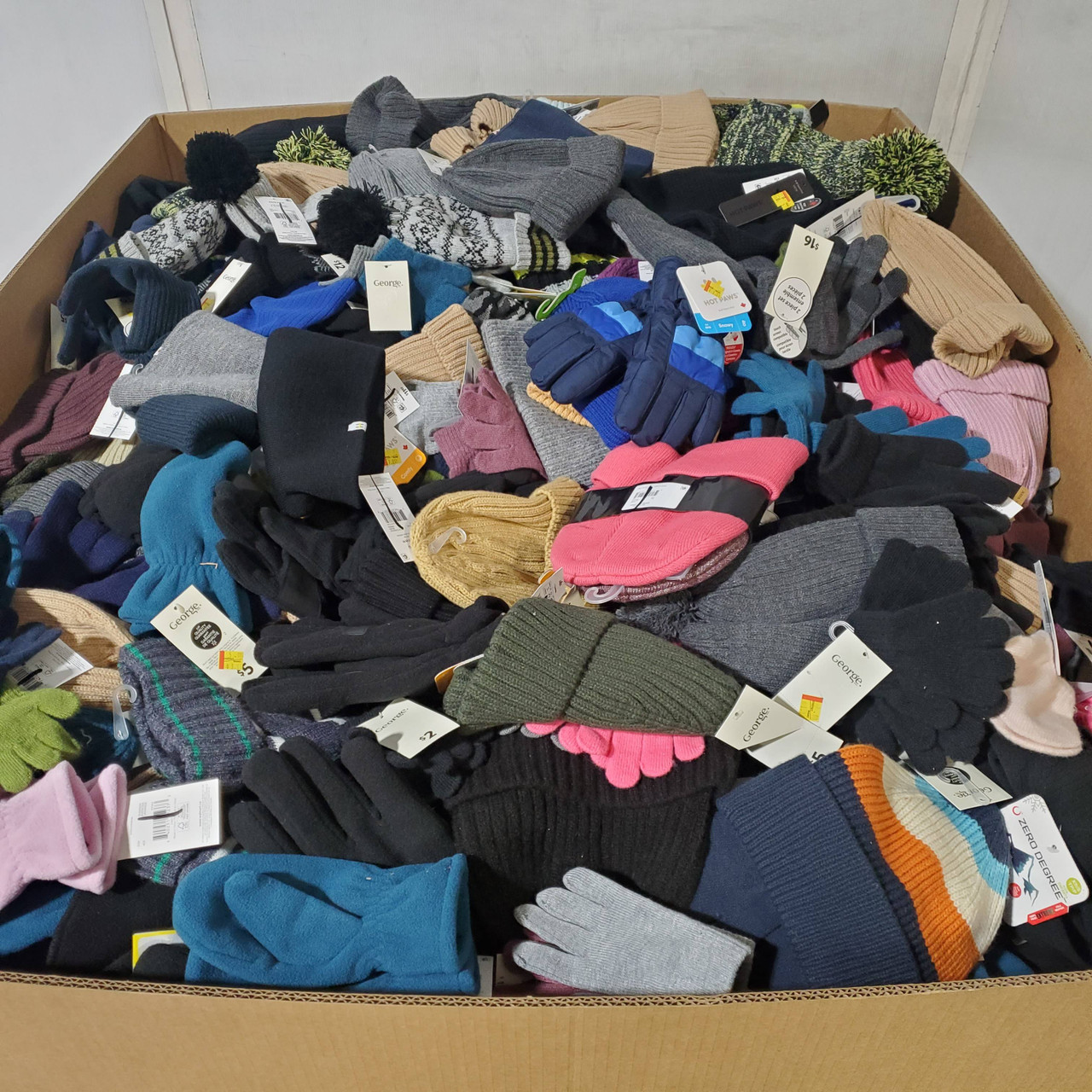 1821 units of Winter Accessories - MSRP $11,518 - Returns (Lot # 970917)