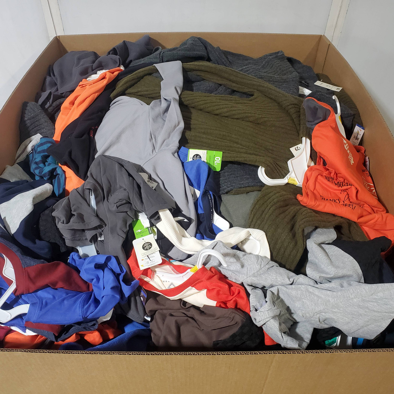 595 units of Clothing & Accessories - MSRP $8,428 - Returns (Lot # 972609)