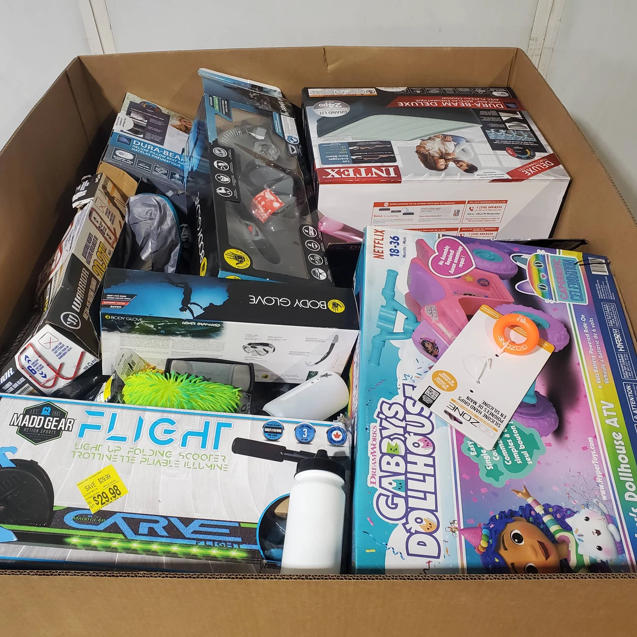 124 units of Sporting Goods - MSRP $2,612 - Returns (Lot # 972105)