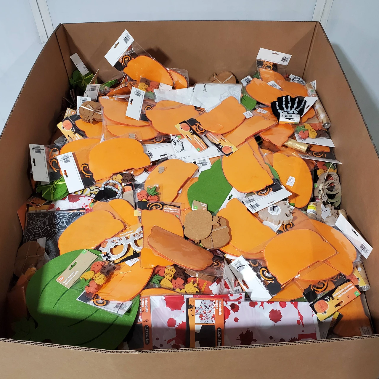 3480 units of Unmanifested Halloween - MSRP $34,800 - Returns (Lot # 954215)