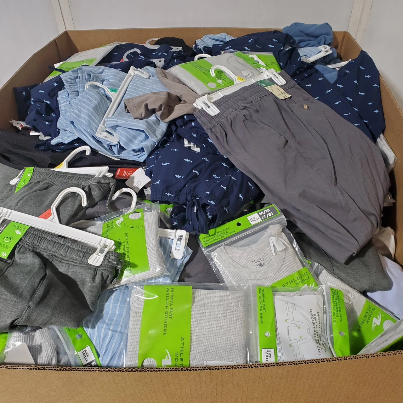 675 units of Clothing & Accessories - MSRP $8,973 - Returns (Lot # 974011)