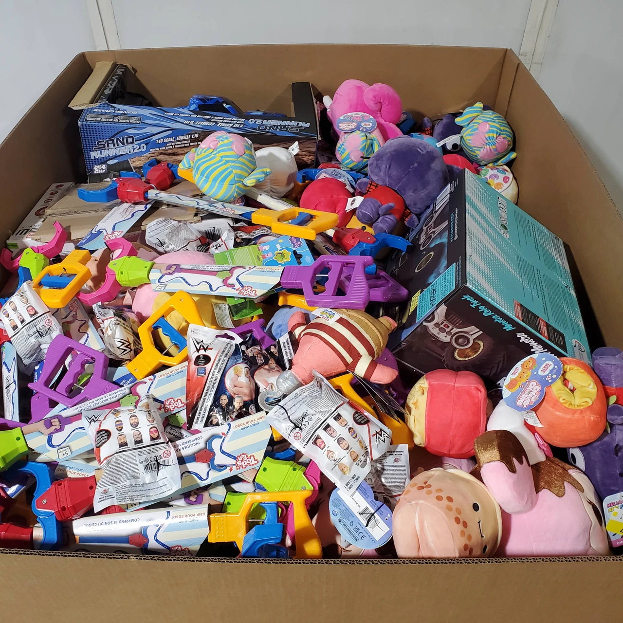 193 units of Toys - MSRP $3,017 - Returns (Lot # 974125)