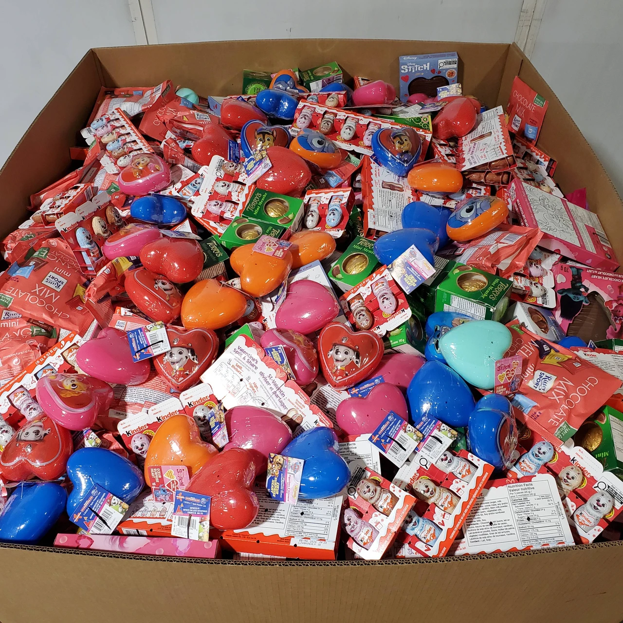 1176 units of Candies - MSRP $6,200 - Like New (Lot # 974229)