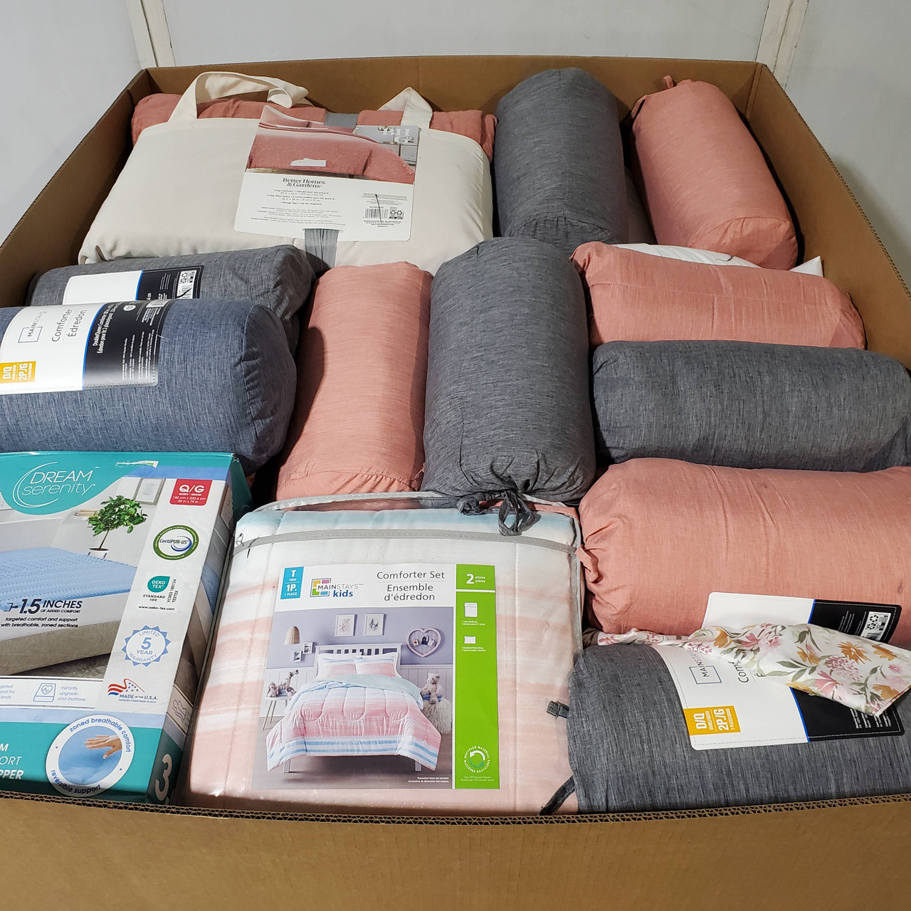 64 units of Bedding - MSRP $1,807 - Returns (Lot # 974222)