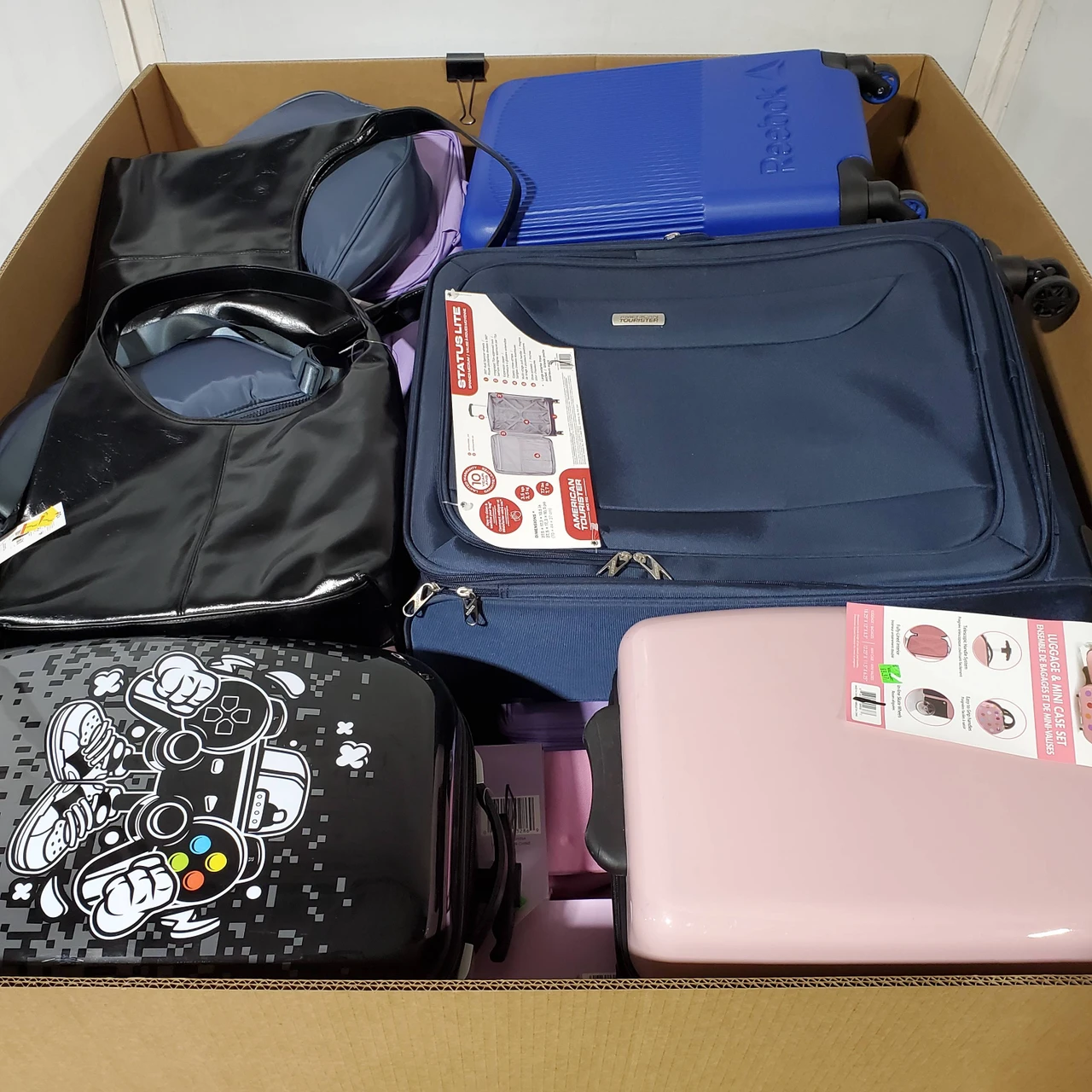 68 units of Luggages & Bags - MSRP $4,057 - Returns (Lot # 975003)