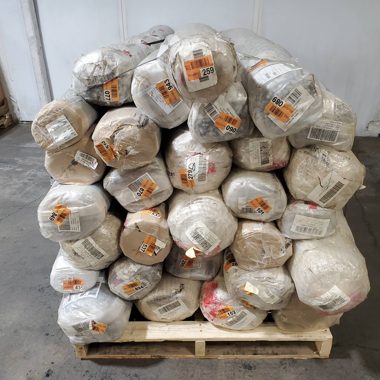 28 units of Rugs - MSRP $5,600 - Brand New (Lot # 932224)