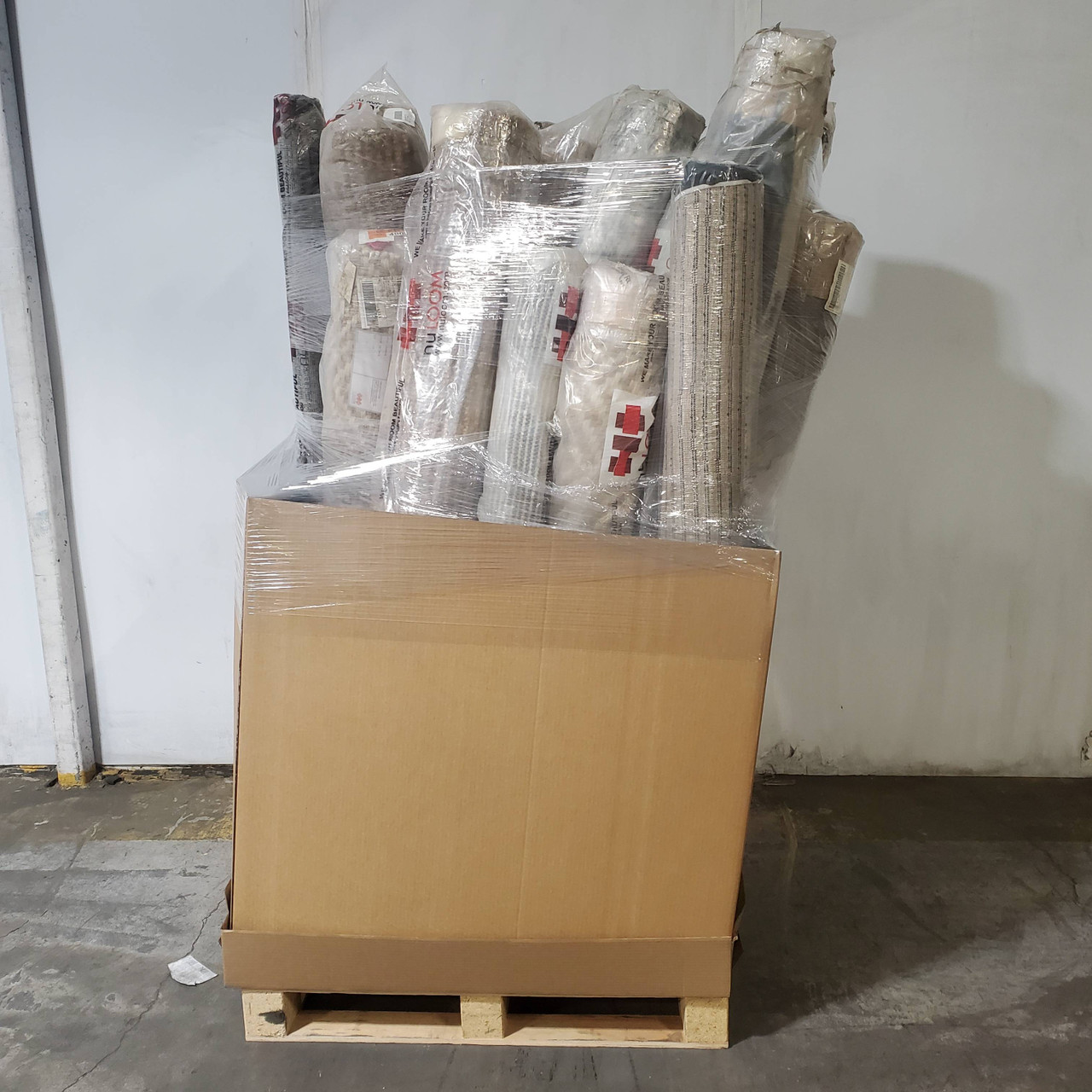 28 units of Rugs - MSRP $5,600 - Brand New (Lot # 935215)