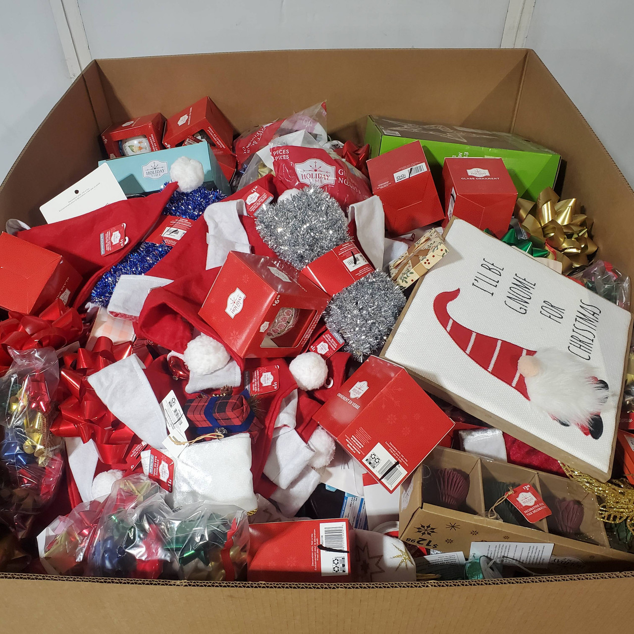 481 units of Christmas - MSRP $3,266 - Returns (Lot # 986623)
