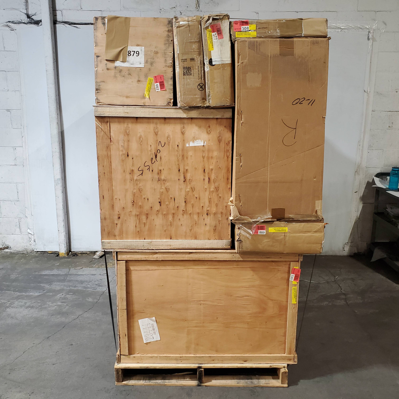8 units of Home Furniture - MSRP $13,565 - Like New (Lot # 982607)