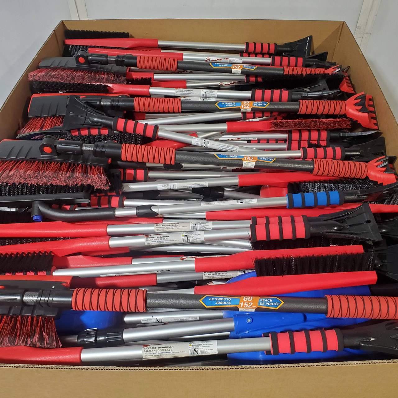 321 units of Snow Brushes & Shovels - MSRP $5,042 - Like New (Lot # 998215)