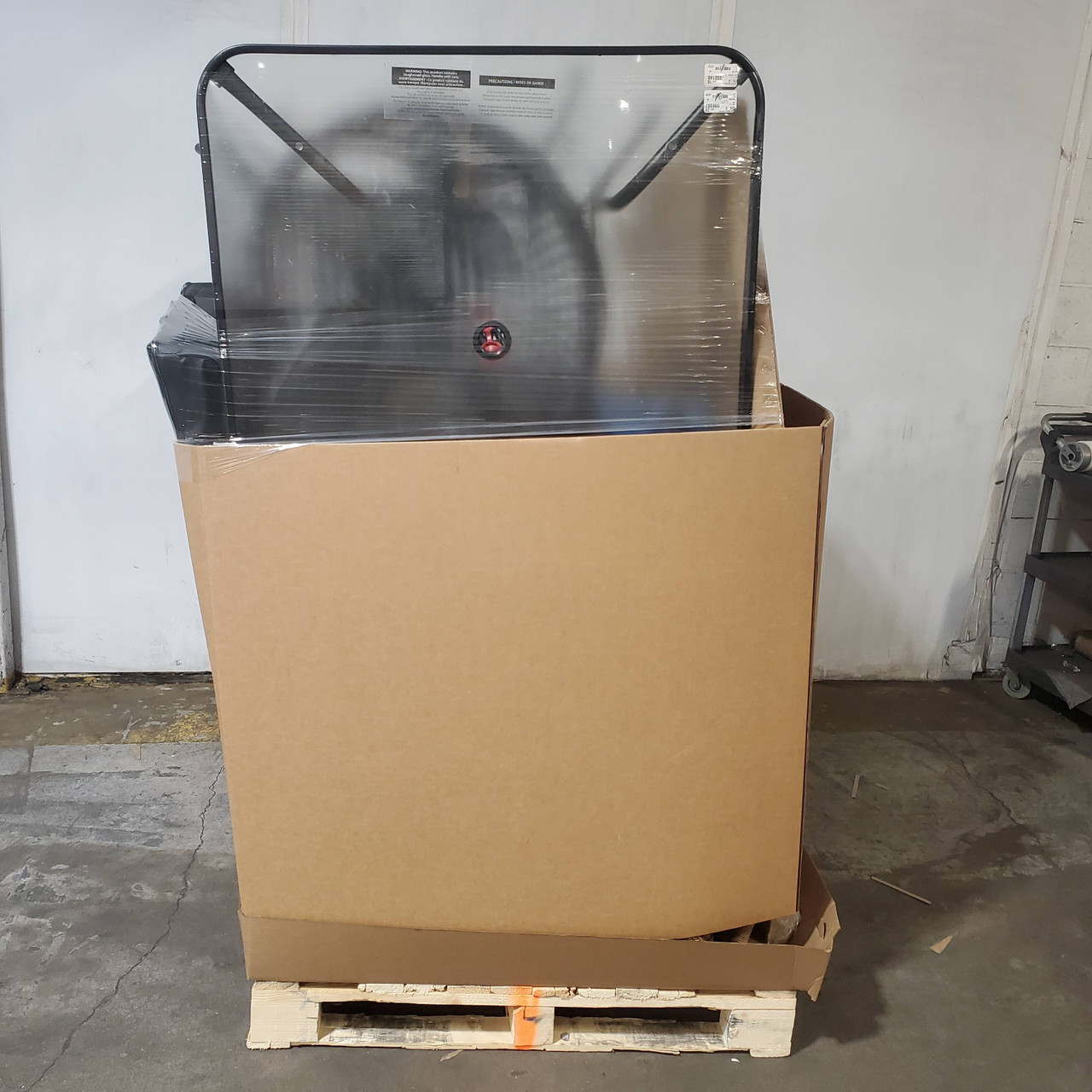 9 units of Unmanifested Furniture - MSRP $900 - Returns (Lot # 1017709)