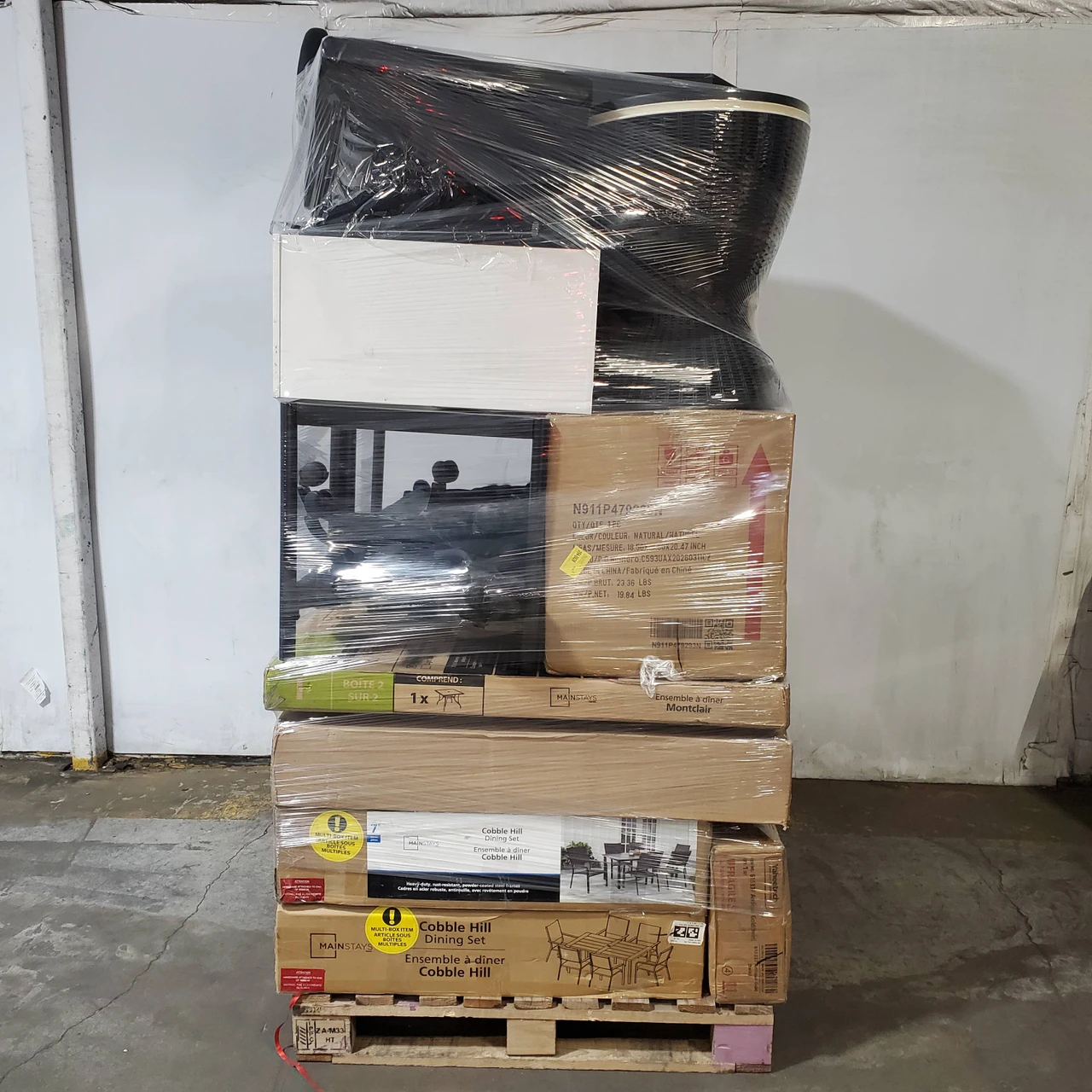 20 units of Unmanifested Furniture - MSRP $2,000 - Returns (Lot # 1023820)