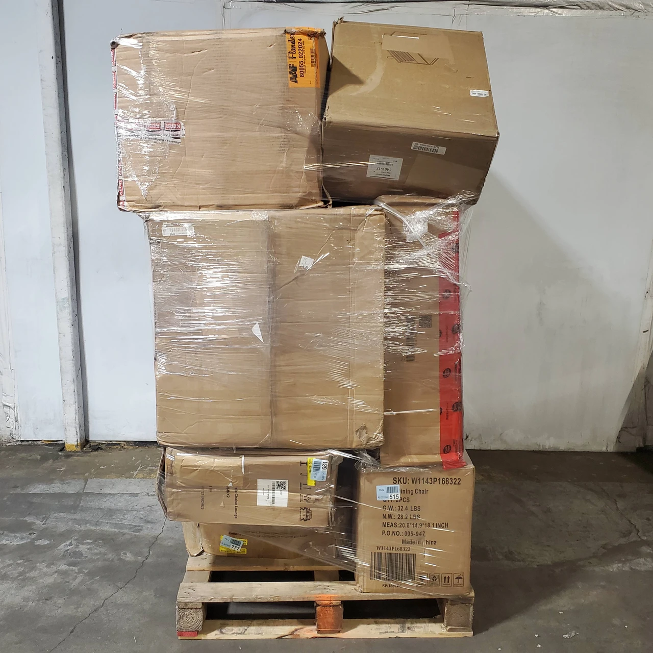 13 units of Unmanifested Furniture - MSRP $2,600 - Returns (Lot # 1016713)