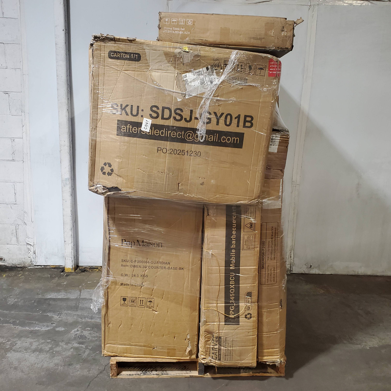 11 units of Unmanifested Furniture - MSRP $2,200 - Returns (Lot # 1028007)