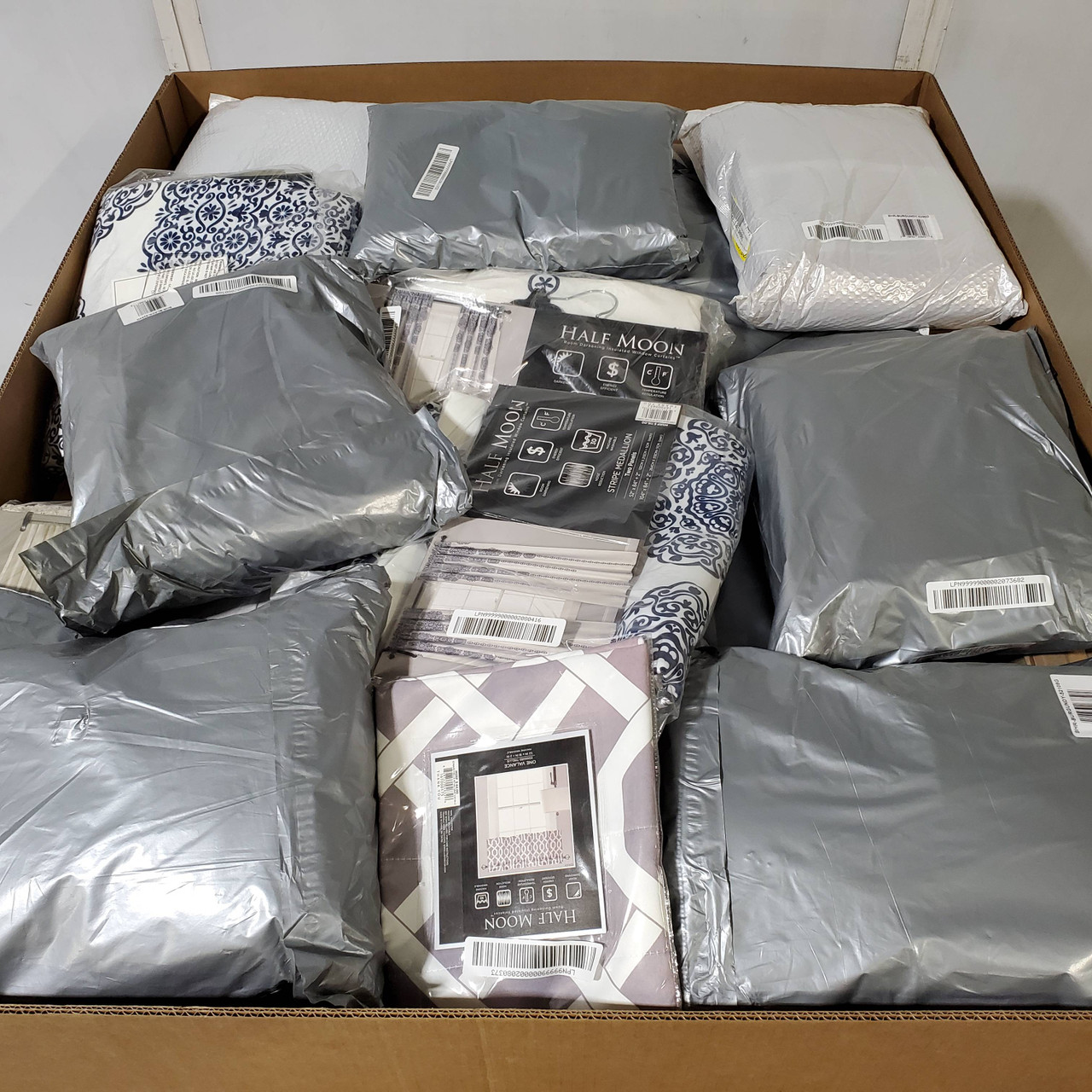 113 units of Home Products - MSRP $7,925 - Like New (Lot # 1029501