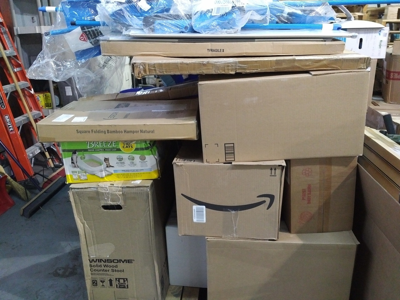 Pallets #14207 785 units of General Merchandise from Amazon Canada  MSRP 13 246$ Returns Restock Canada