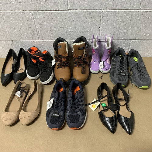 117 Units of Shoes (pair) - MSRP 3002$ - Returns (Lot # 572107)