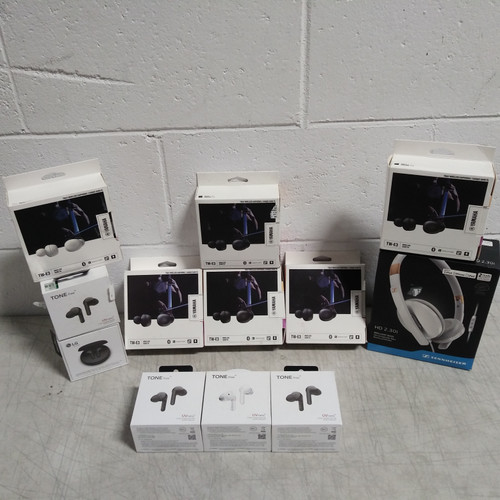 17 Units of Headphones - MSRP 1509$ - Salvage (Lot # 606121)