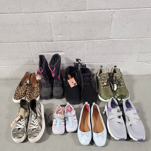 210 Units of Shoes (pair) - MSRP $5,443 - Returns (Lot # 659307)