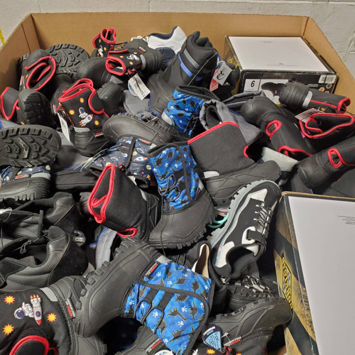 221 units of Shoes (pair) - MSRP $5,498 - Returns (Lot # 686628)