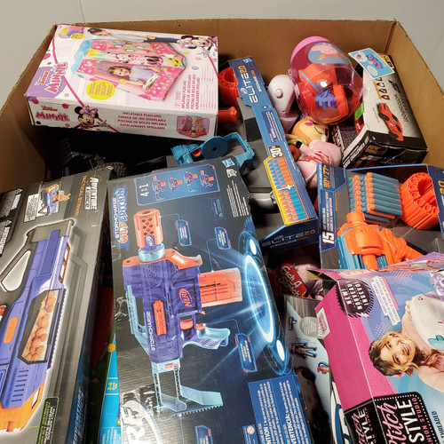 97 units of Toys - MSRP $2,604 - Returns (Lot # 697912)