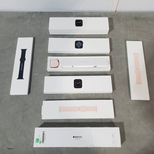 29 units of High Value Apple Watches - MSRP $13,969 - Salvage (Lot