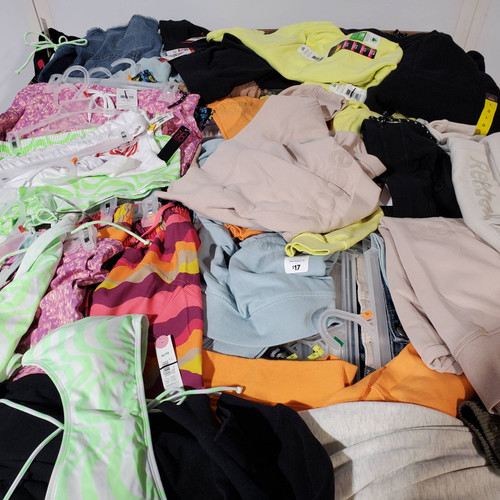 665 units of Women Clothing - MSRP $11,385 - Returns (Lot # 765923)