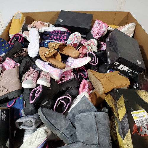 245 units of Shoes (pair) - MSRP $6,782 - Returns (Lot # 766117)