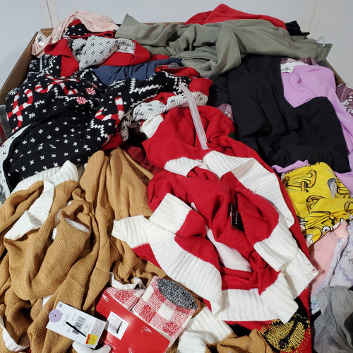 701 units of Women Clothing - MSRP $8,901 - Returns (Lot # 767924) -  Restock Canada
