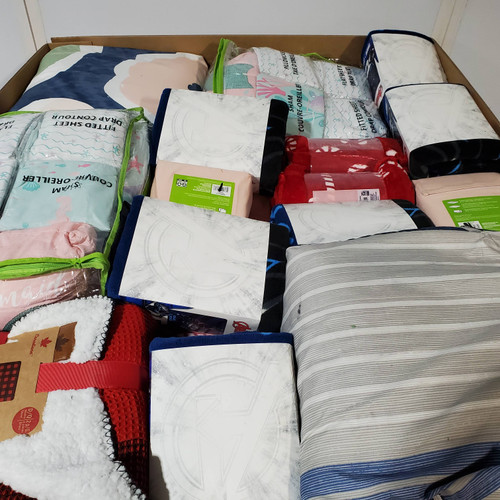 71 units of Bedding - MSRP $2,689 - Returns (Lot # 768645)