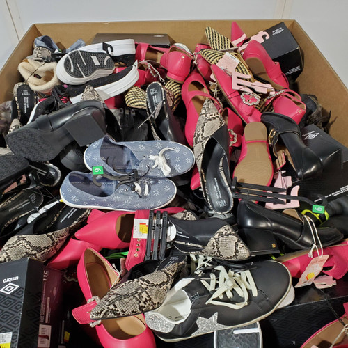 192 units of Shoes (pair) - MSRP $6,632 - Returns (Lot # 769938)