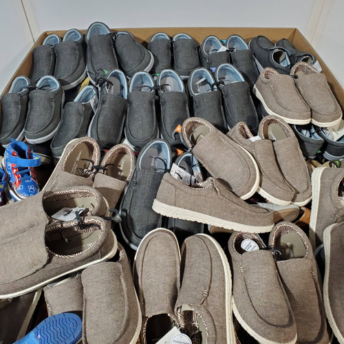 209 units of Shoes (pair) - MSRP $6,307 - Returns (Lot # 773927)
