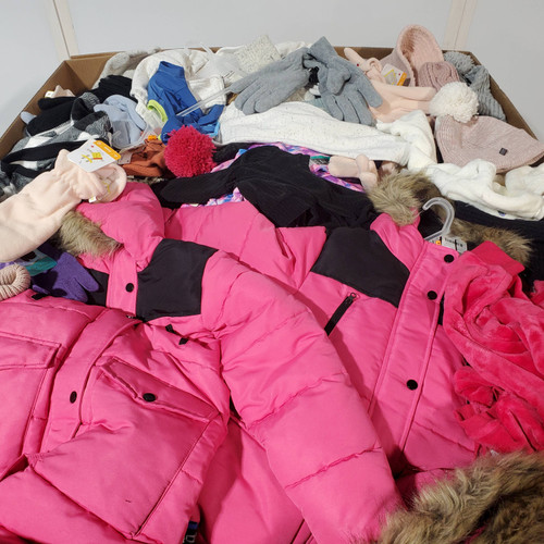 1665 units of Kids Clothing - MSRP $14,744 - Returns (Lot # 776915)