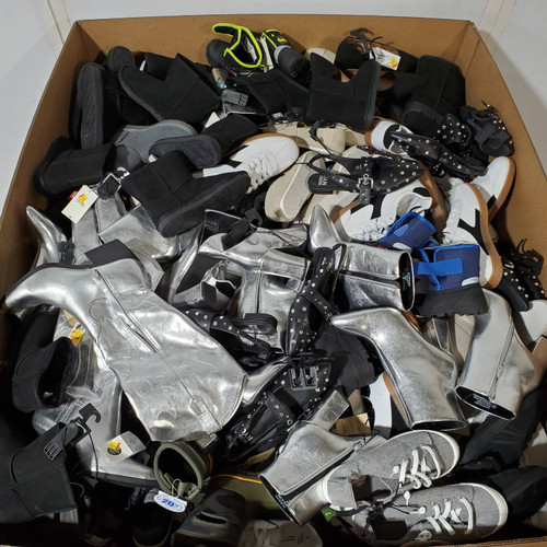 254 units of Shoes (pair) - MSRP $7,683 - Returns (Lot # 872510)