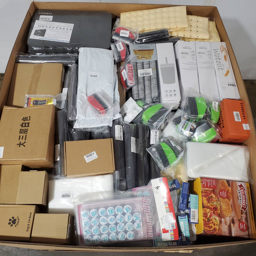 695 units of General Merchandise (Mix) - MSRP $10,590 - Returns (Lot # 896817)